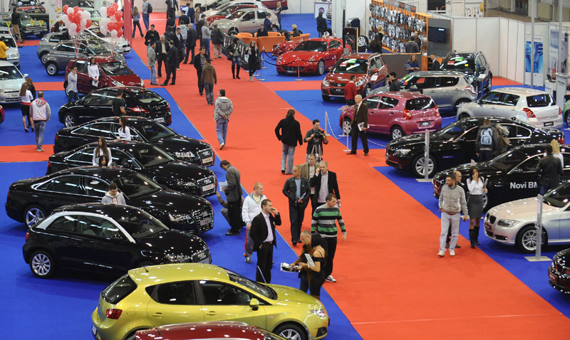 Стоји продаја нових возила, за пет месеци само 8.614 купаца